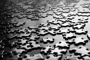 puzzle-pieces-bw-001